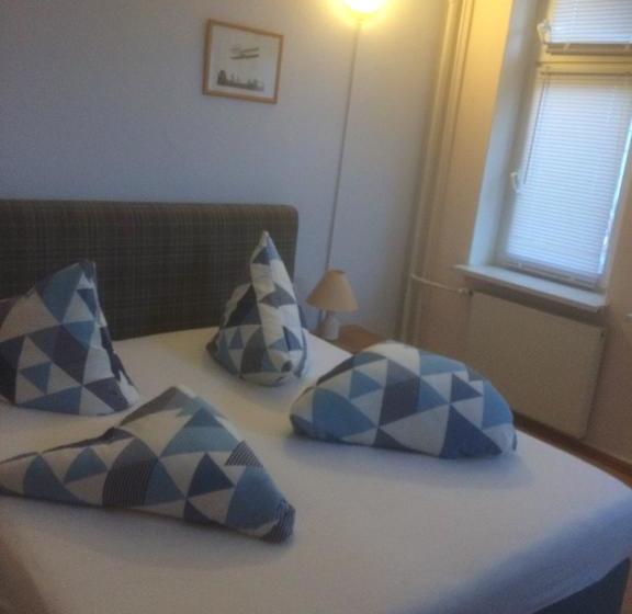 ホテル Am Flugplatz