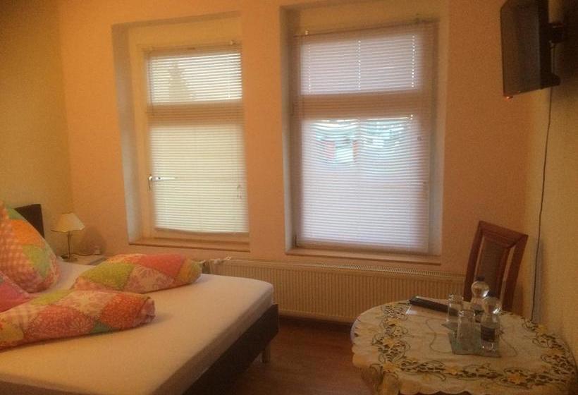 ホテル Am Flugplatz