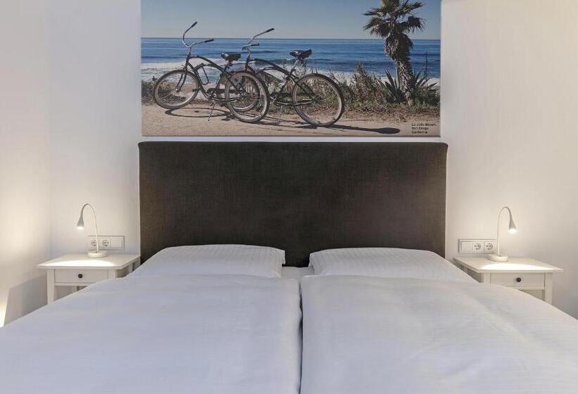 Beach Hotel California