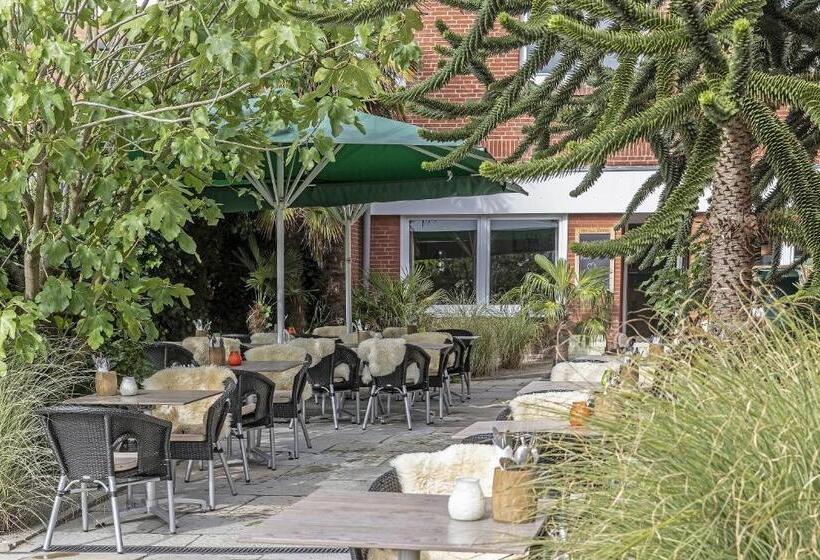 Beach Hotel California