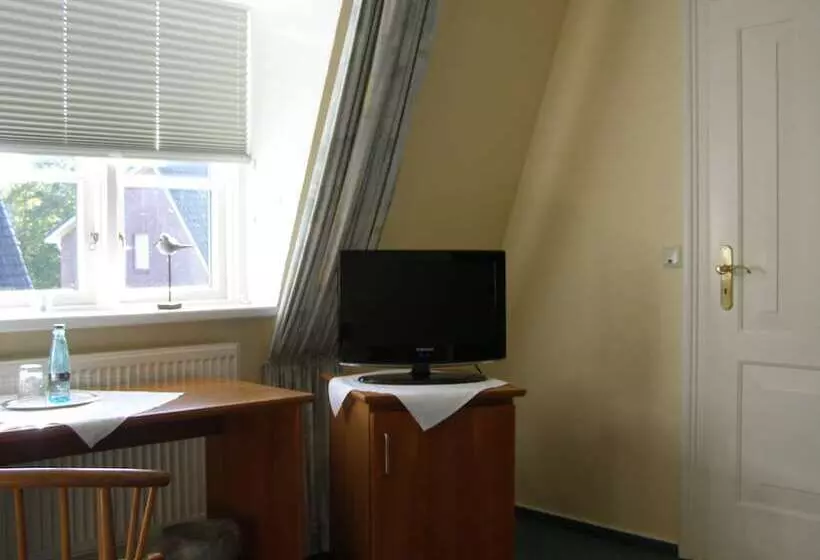 Hotelli Fährhaus Niederkleveez