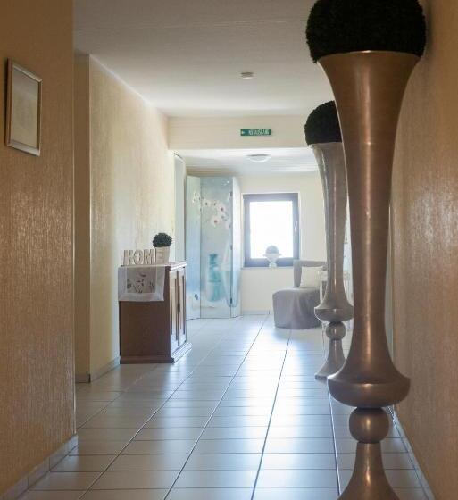 酒店 Garni Zum Grünen Baum