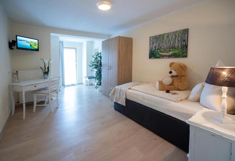 酒店 Garni Zum Grünen Baum