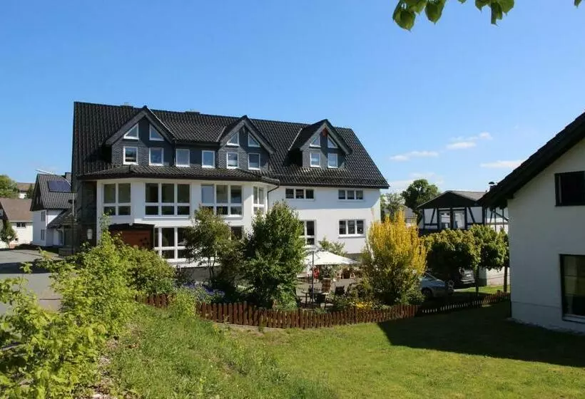 Hotelli Pension Und Ferienwohnungen Schweinsberg
