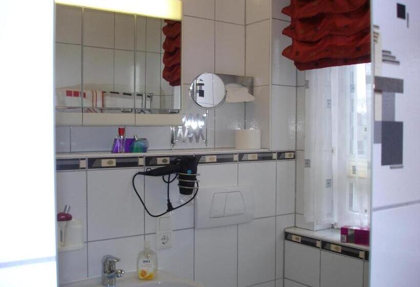 酒店 Pension Und Ferienwohnungen Schweinsberg