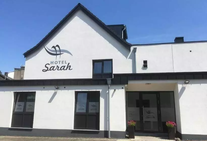 ホテル Sarah