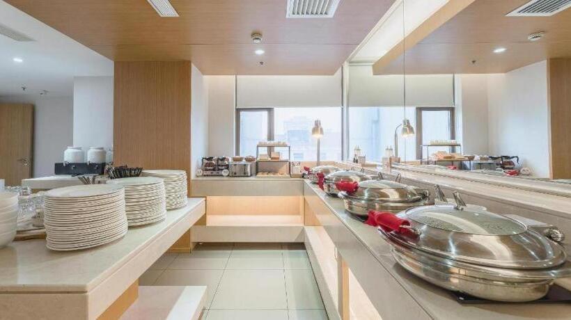 Ji Hotel Shanghai Zhoupu Wanda Plaza