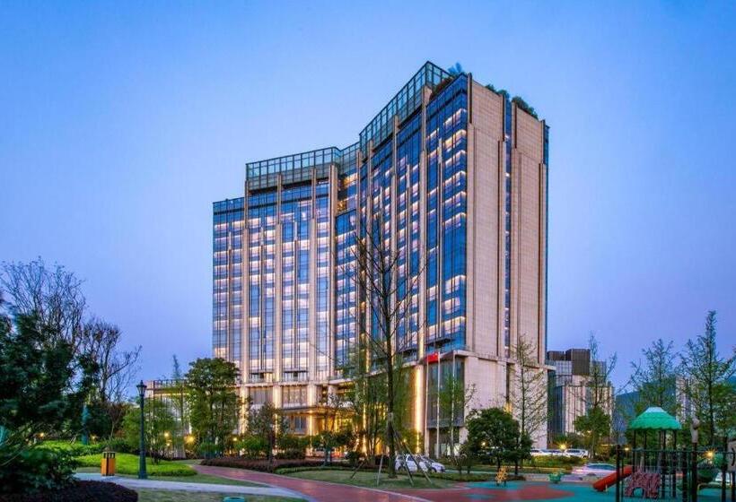 Отель New World Guiyang