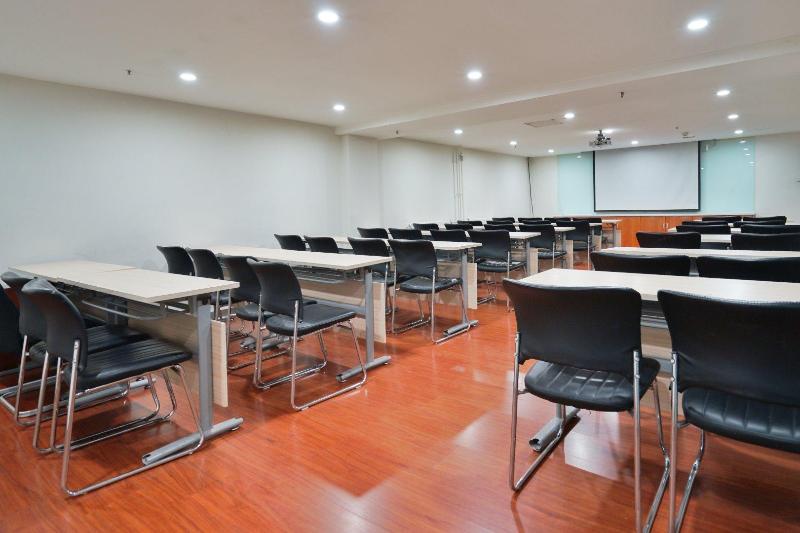 בית מלון כפרי Hanting  Baoding Train Station East Square