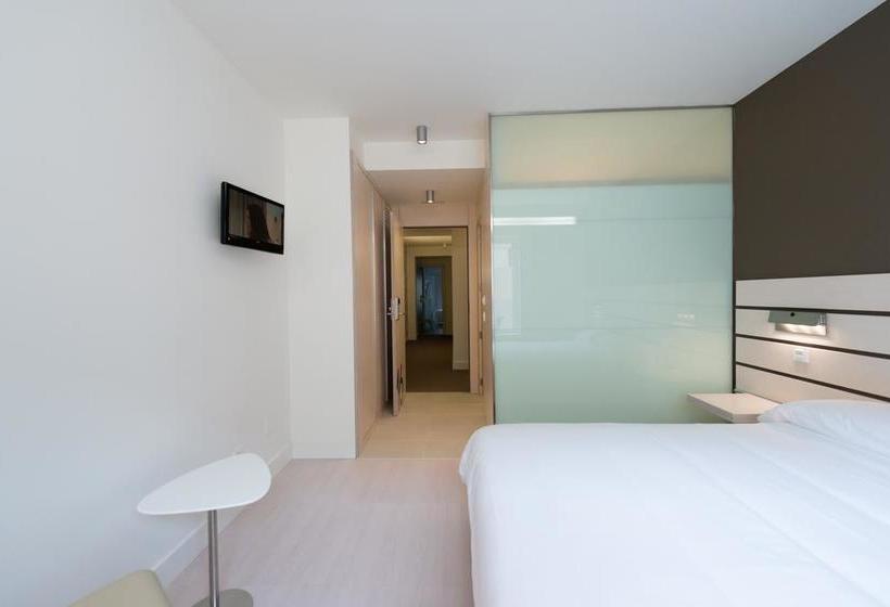 هتل Monjes Magnos