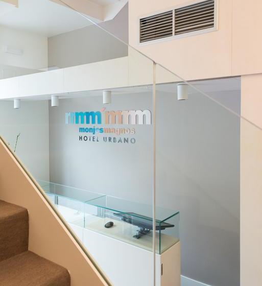 هتل Monjes Magnos