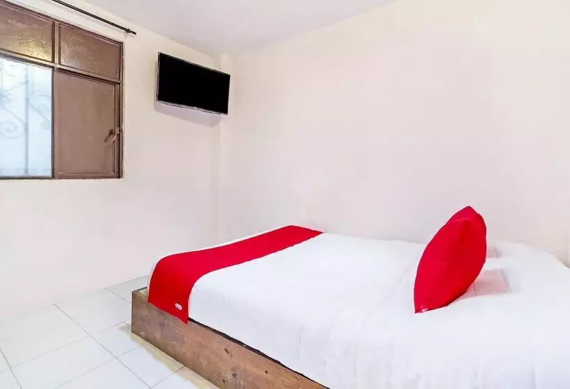 Oyo Hotel La Luna, Templo De Santo Domingo De Guzman