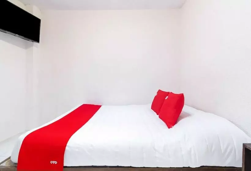 Oyo Hotel La Luna, Templo De Santo Domingo De Guzman