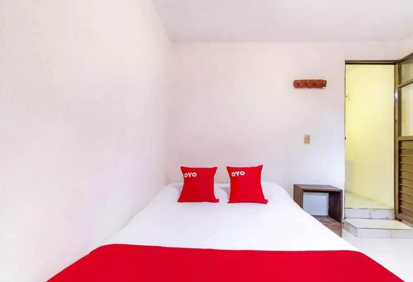 Oyo Hotel La Luna, Templo De Santo Domingo De Guzman