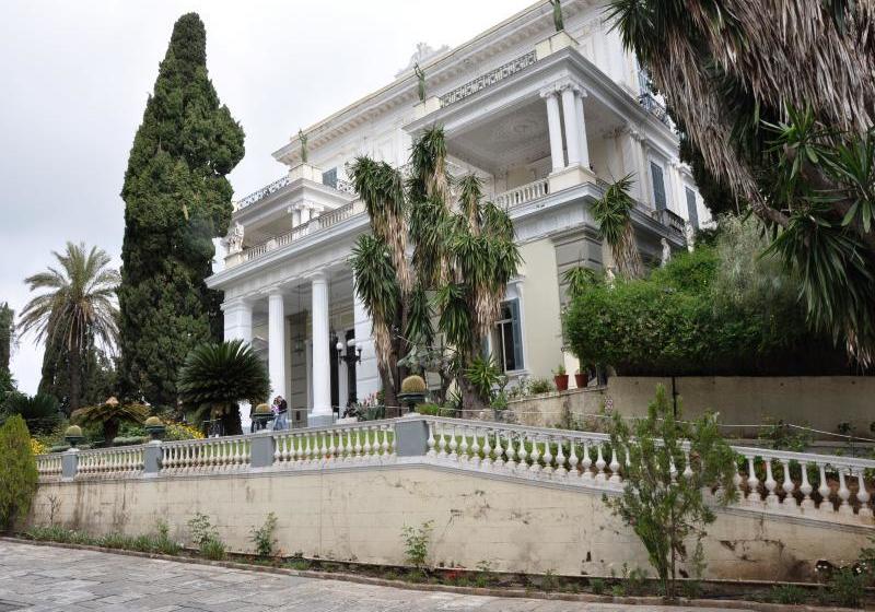 Apostolos & Eleni Family Apartments