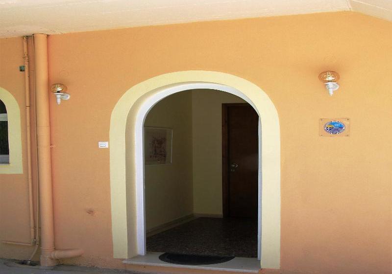 Apostolos & Eleni Family Apartments