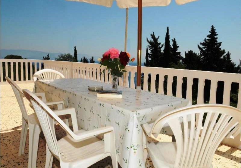 Apostolos & Eleni Family Apartments