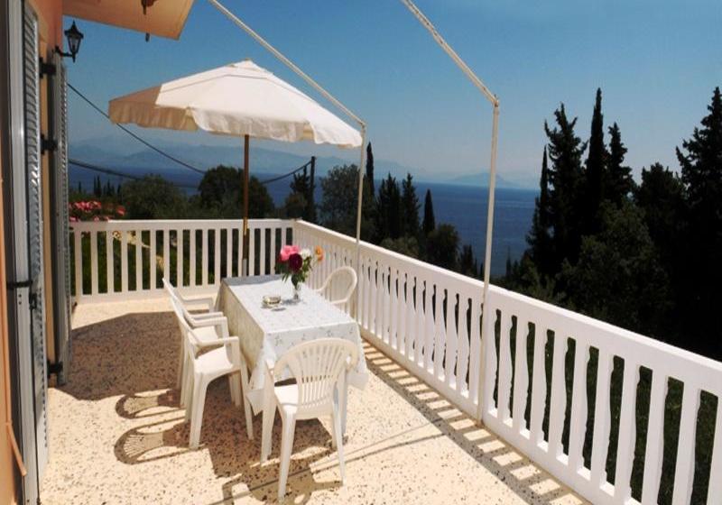 Apostolos & Eleni Family Apartments