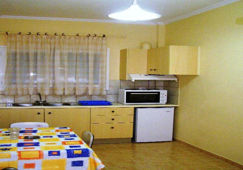 Apostolos & Eleni Family Apartments