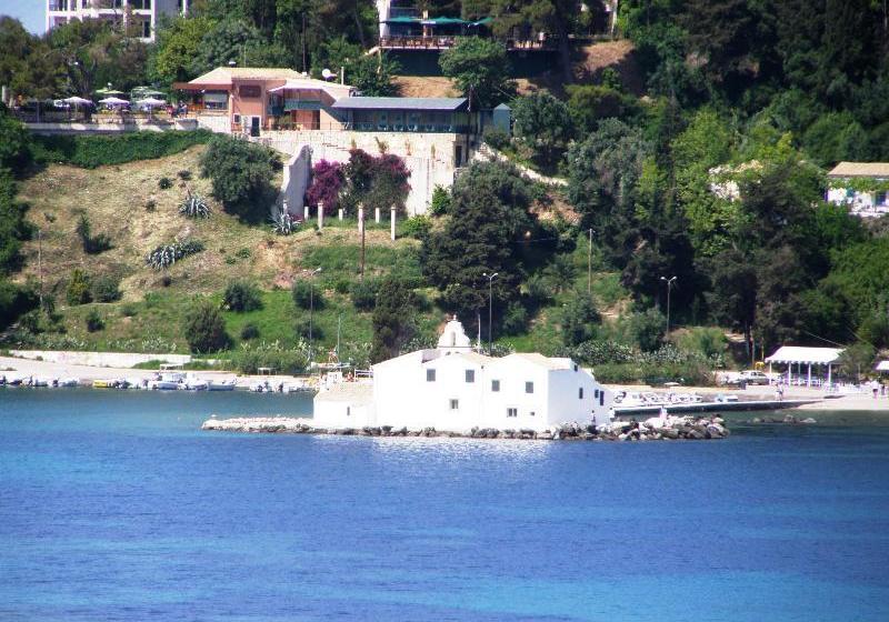 Apostolos & Eleni Family Apartments