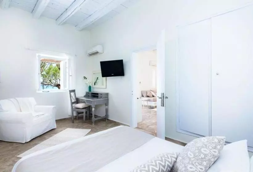 Apothikes Seaside Private Apartments