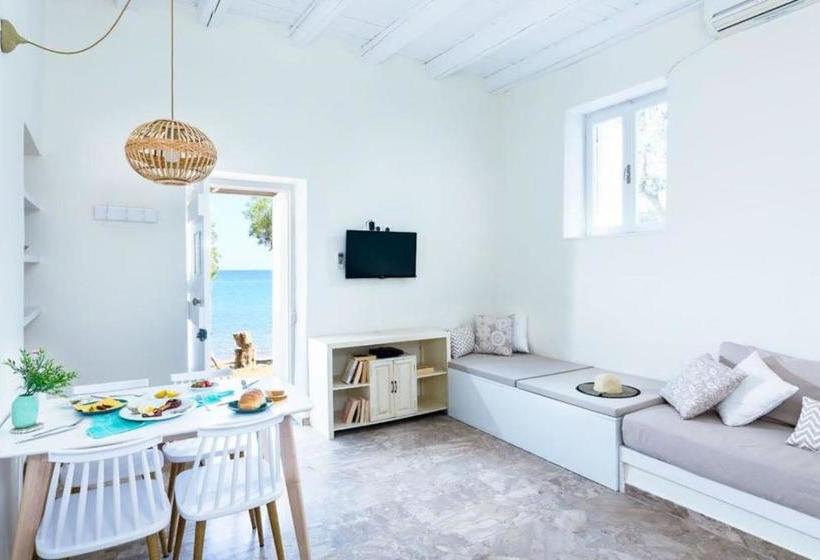 Apothikes Seaside Private Apartments