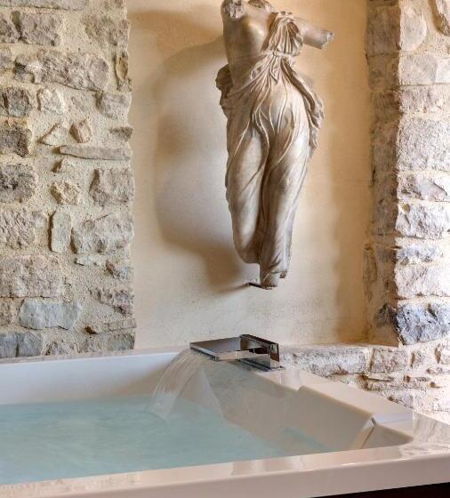 Bed and Breakfast La Maison Du Passage Chambres Suites Premium, Spa, Piscine Et Restaurant