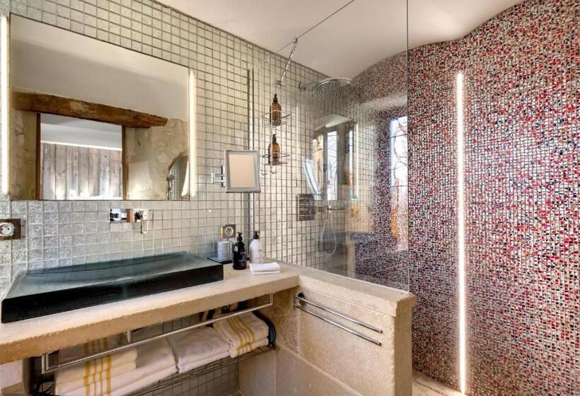 Bed and Breakfast La Maison Du Passage Chambres Suites Premium, Spa, Piscine Et Restaurant