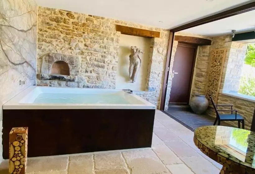 ベッドアンドブレックファースト La Maison Du Passage   Chambres   Suites Premium, Spa, Piscine Et Restaurant