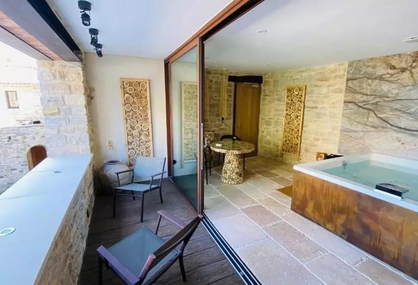 ベッドアンドブレックファースト La Maison Du Passage   Chambres   Suites Premium, Spa, Piscine Et Restaurant