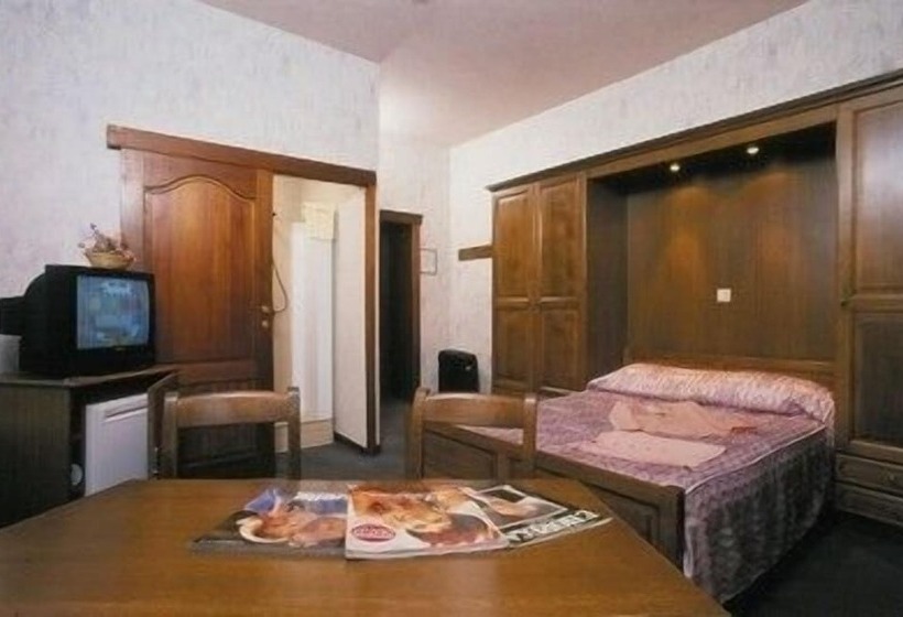 هتل Il Castellino