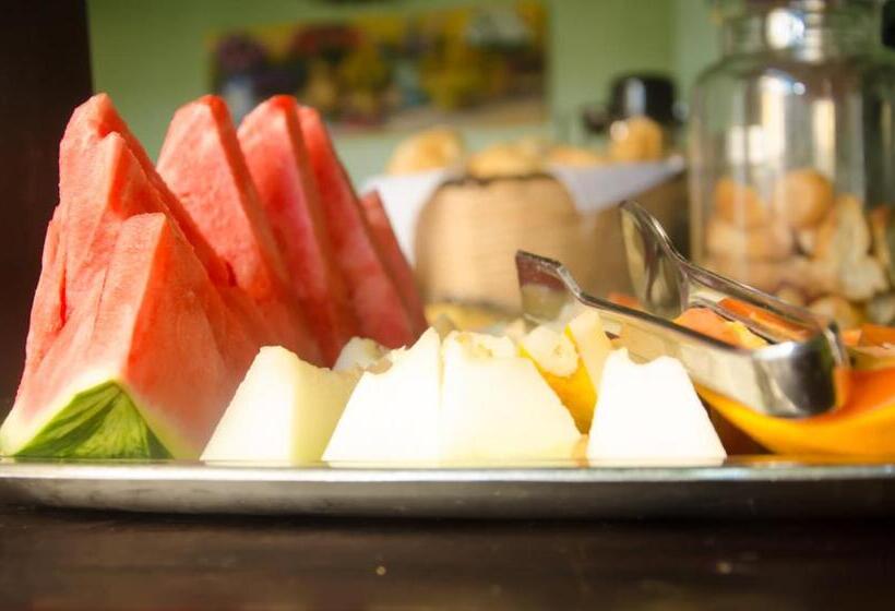 Otel Pousada Solar Do Algarve Em Paraty Há 5 Minutos Do Centro Histórico