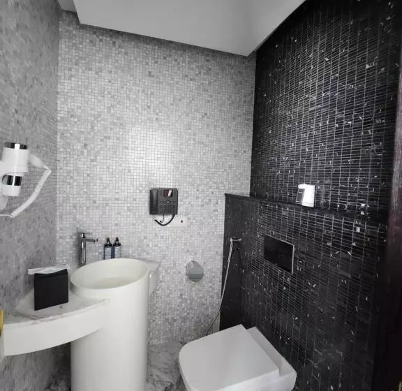 Century Marina Hotel   Lusail