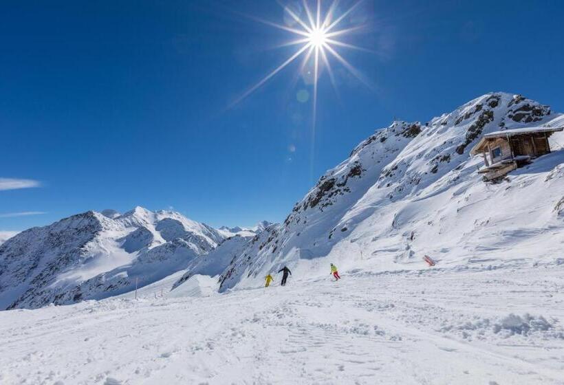 Glacier Hotel Grawand