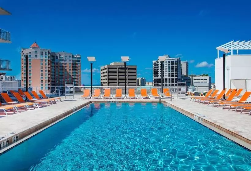 ホテル Aloft Sarasota