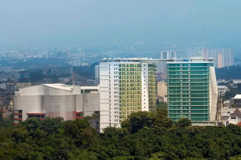 ホテル Best Western Premier La Grande Bandung
