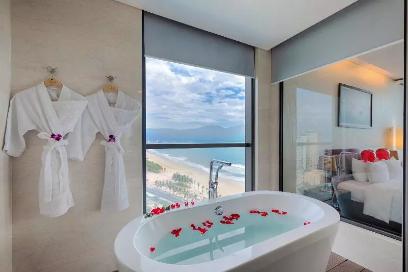 Grand Tourane Hotel Da Nang