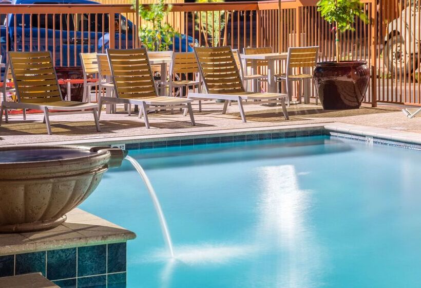 فندق Hampton Inn & Suites Phoenix East Mesa