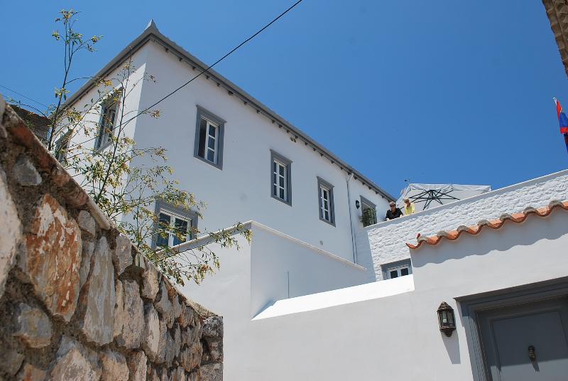 Отель Hydras Chromata