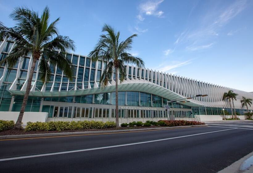 Отель Monte Carlo Miami Beach