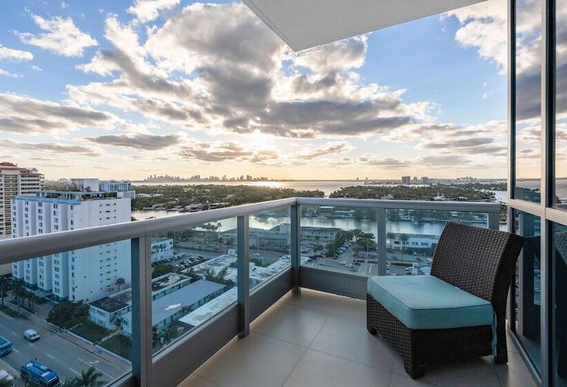 Отель Monte Carlo Miami Beach