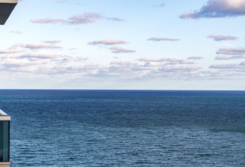 Отель Monte Carlo Miami Beach