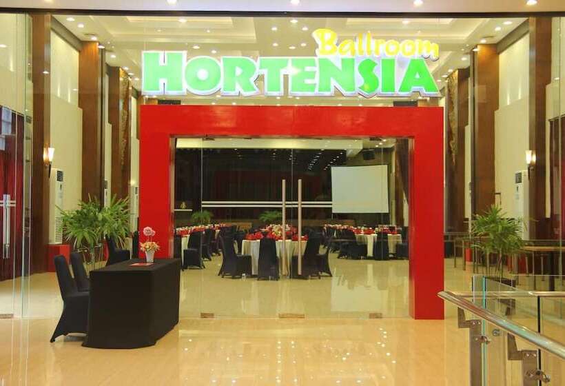 ホテル Roditha Banjarbaru