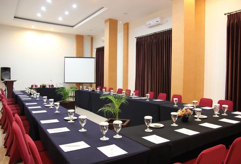 ホテル Roditha Banjarbaru