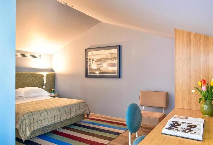 هتل The Editory House Ribeira Porto