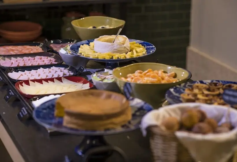 هتل The Editory House Ribeira Porto