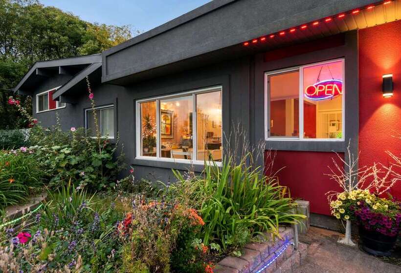 בית מלון כפרי Thriftlodge Edmonton