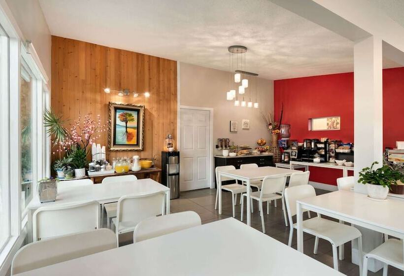 בית מלון כפרי Thriftlodge Edmonton