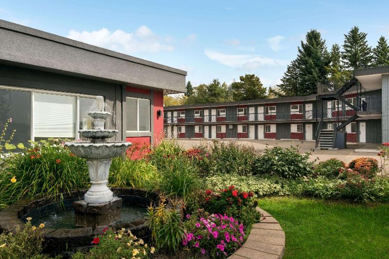 בית מלון כפרי Thriftlodge Edmonton