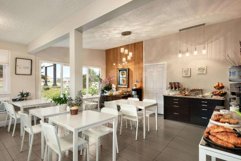 בית מלון כפרי Thriftlodge Edmonton